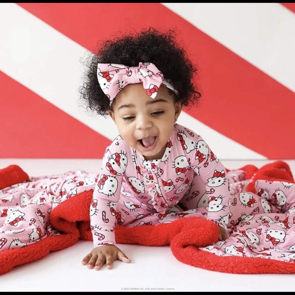 Posh Peanut x Hello Kitty Collection Candy Cane Luxe Glitter PLUSH Patoo Blanket
